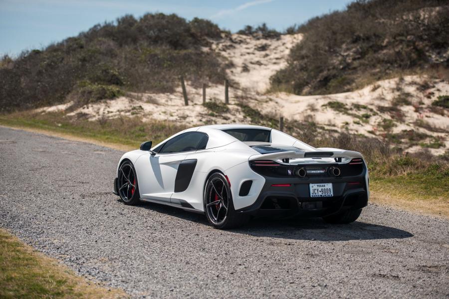  McLaren 675LT Spider 2016 года  (NA) (фото 16 из 23)